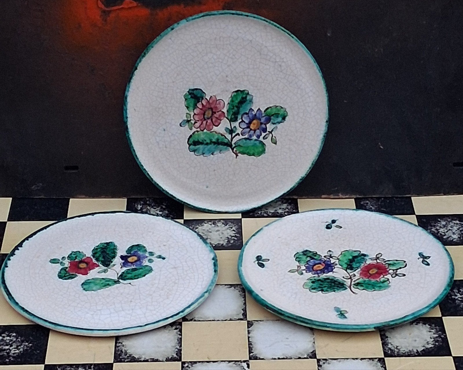 Wandbord.  3 st. Keramiek. Ca 1900/1940. Majolica. Sign.18cm, Ophalen
