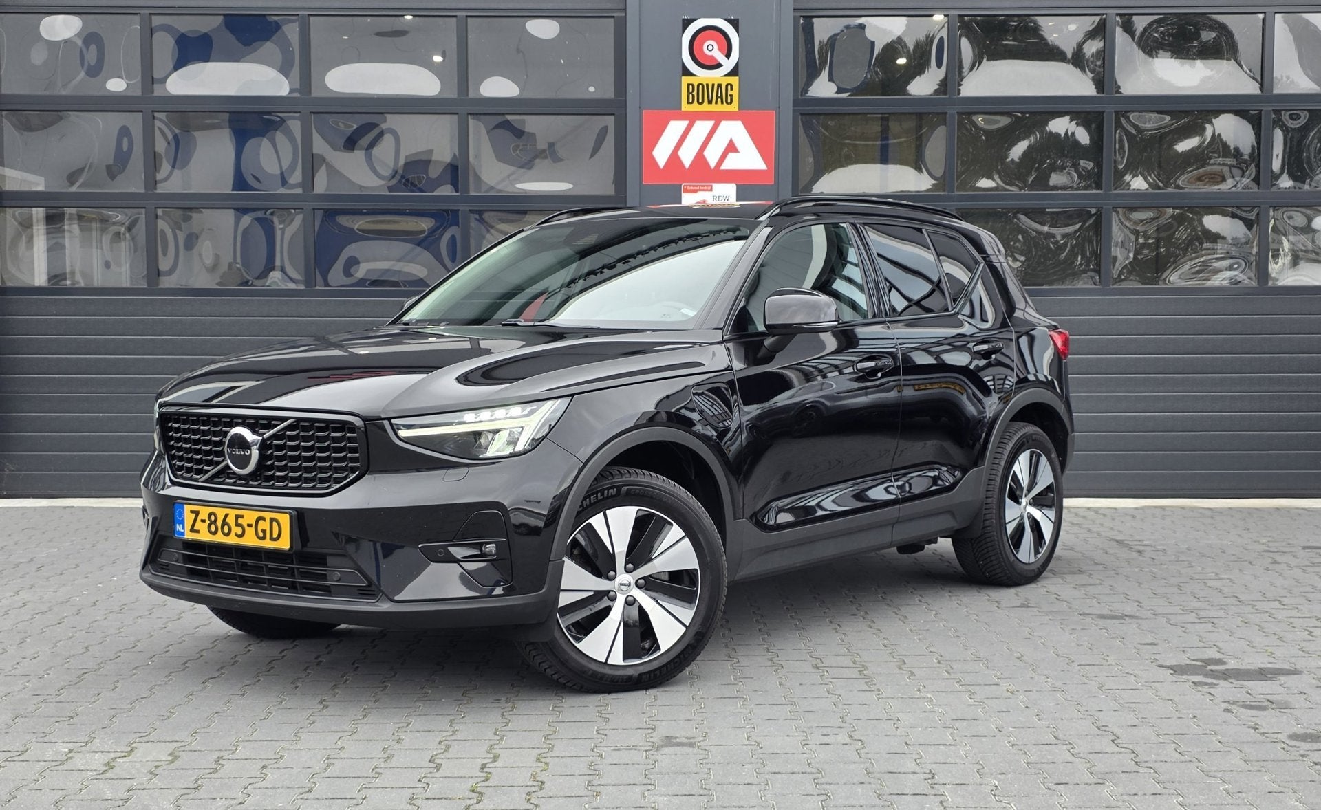 Volvo XC40 1.5 T5 Plug-in hybrid Plus Bright | TREKHAAK | LE, Dealer onderhouden, Zwart, Bedrijf, Adaptive Cruise Control