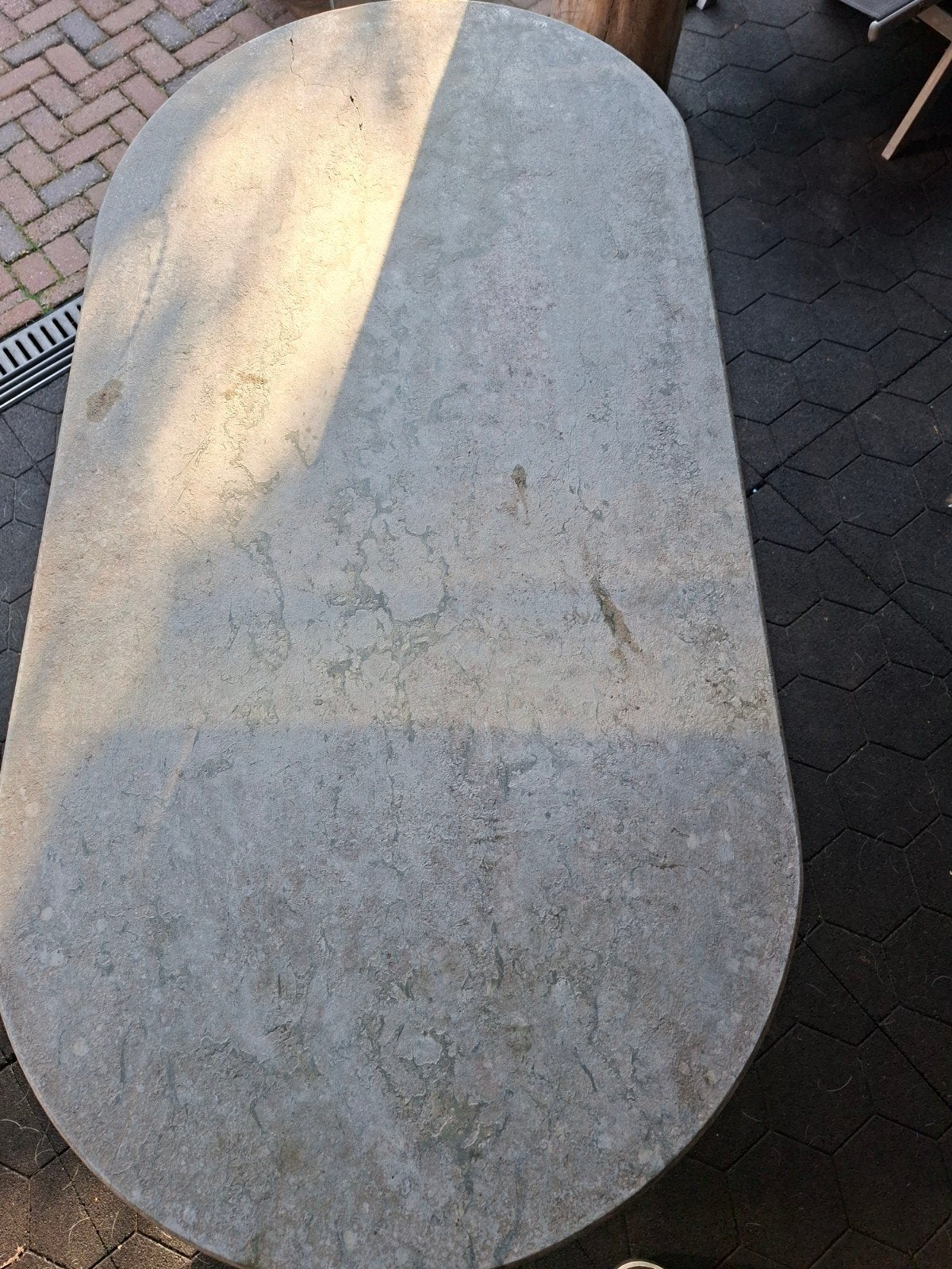 Ovale tuintafel met metalen onderstel, Ophalen of Verzenden, Gebruikt, Ovaal, Metaal