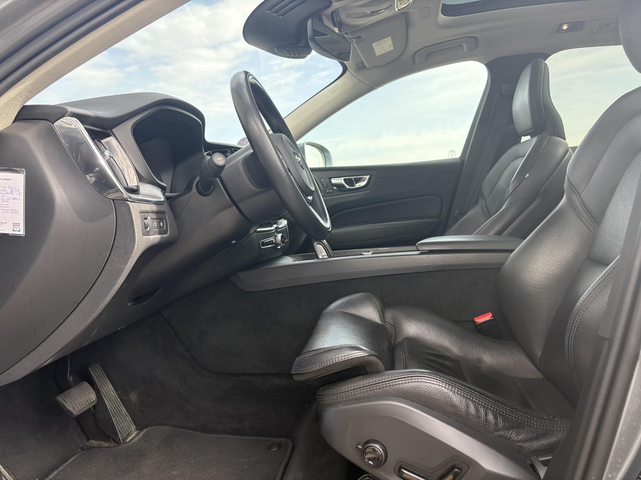 Volvo XC60 2.0 T8 Twin Engine AWD Momentum Pro | Plug-in Hyb, Auto's, Volvo, Gebruikt, 4 cilinders, 138 €/maand, XC60