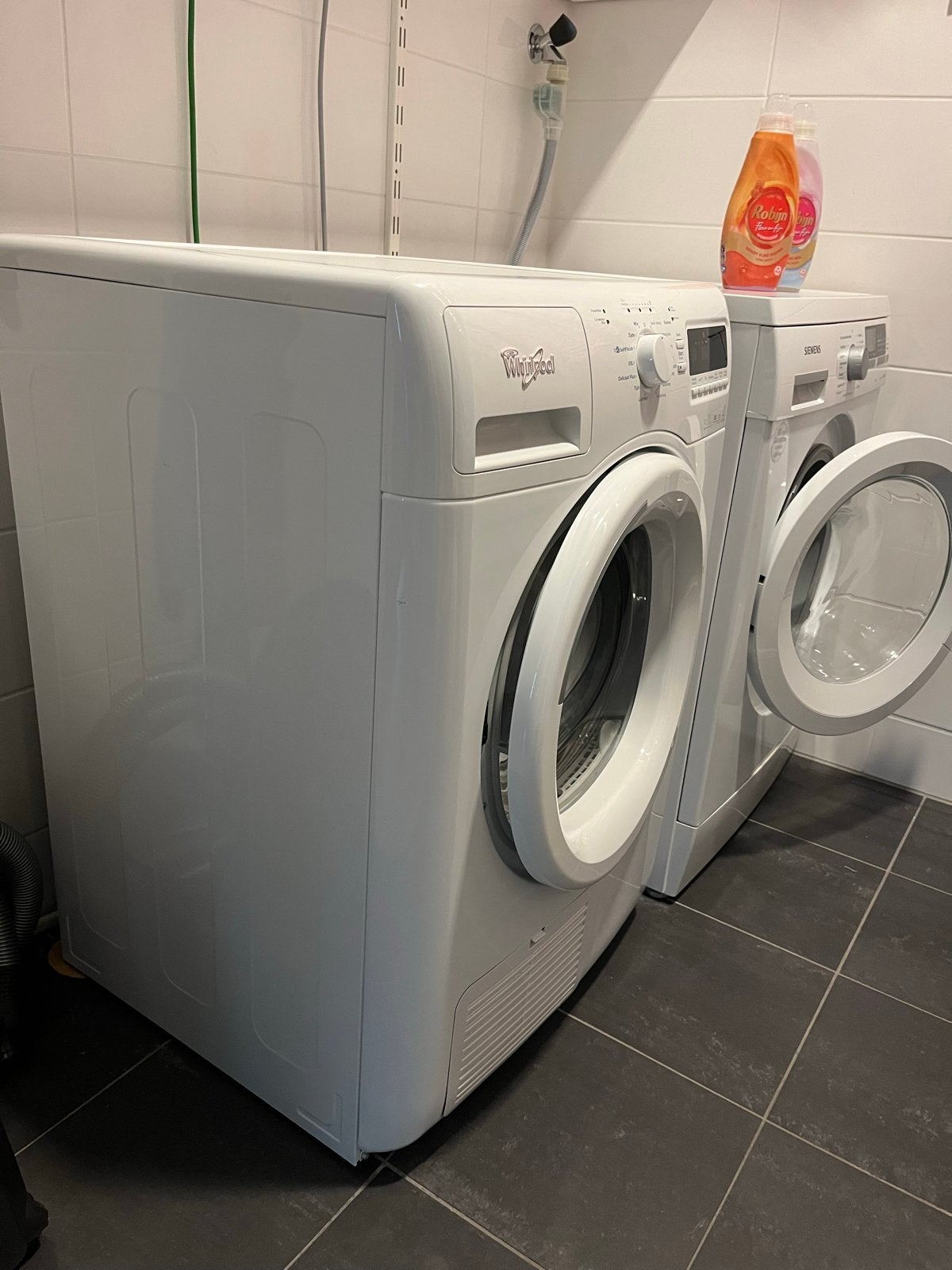 Siemens Wasmachine EN Whirlpool droger. Samen €150, Ophalen, 1200 tot 1600 toeren, 8 tot 10 kg, Zo goed als nieuw
