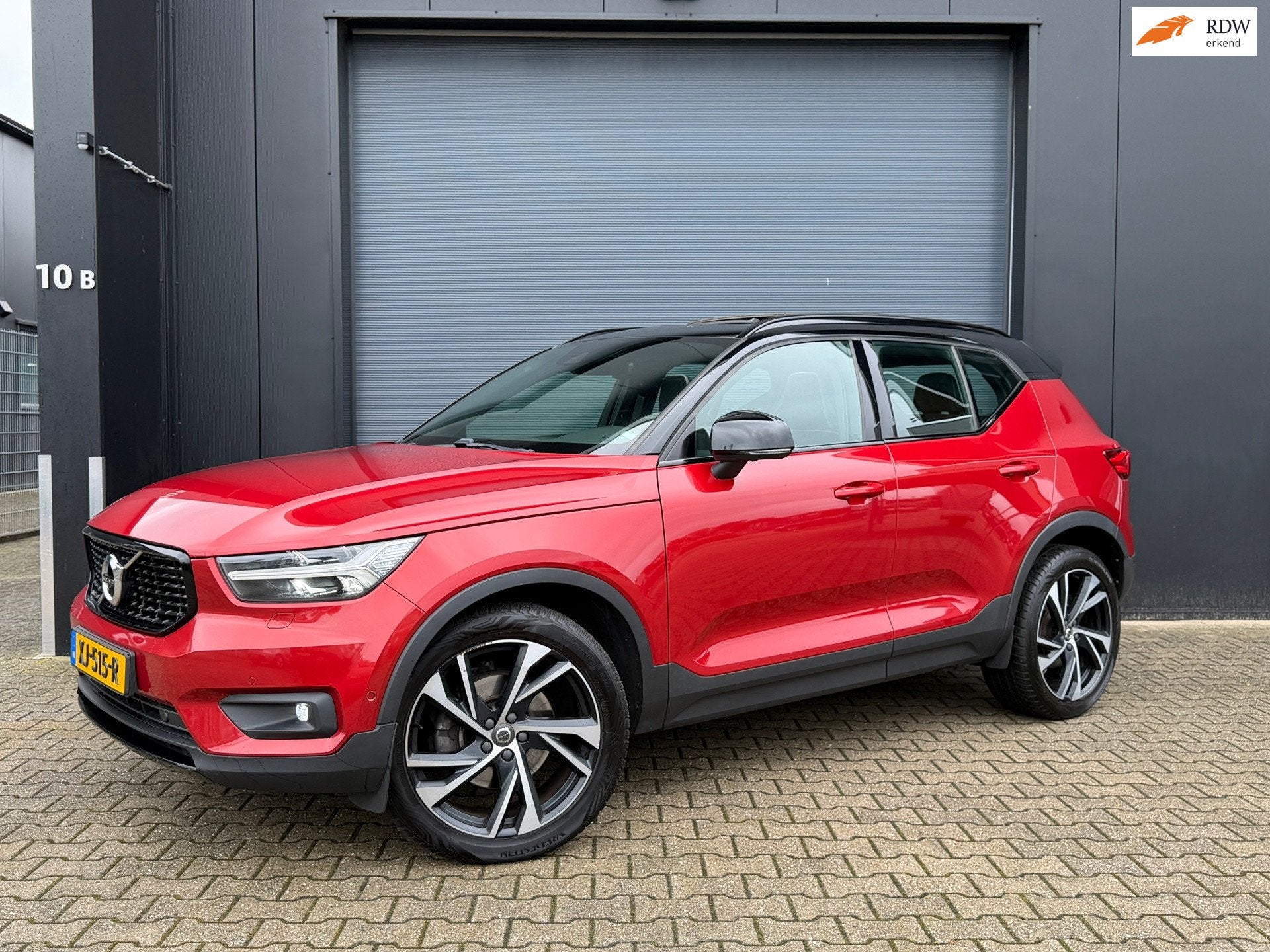 Volvo XC40 2.0 D4 AWD R-Design Intro Edition, Auto's, Volvo, Automaat, Gebruikt, 1969 cc, Bedrijf