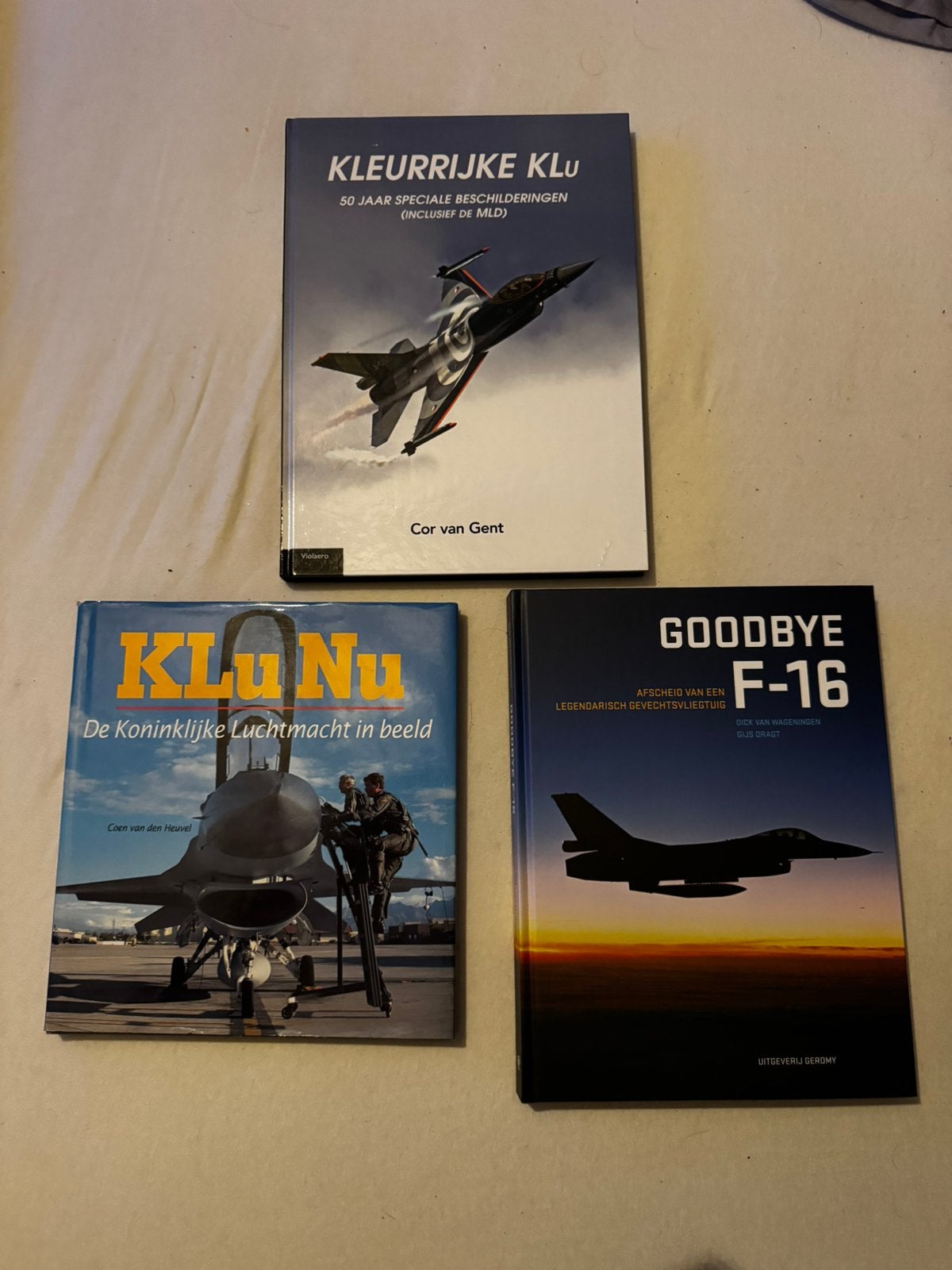 KLU boeken, Ophalen of Verzenden, Zo goed als nieuw, Boek of Tijdschrift