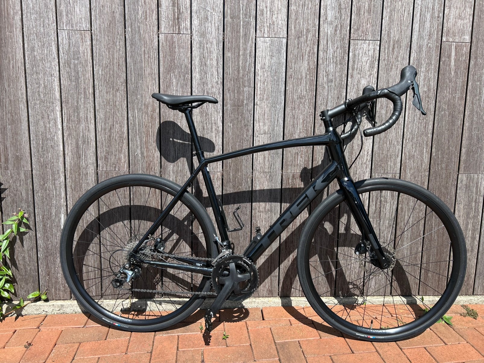 Trek Domane AL 4 Disc – maat 58 – Shimano Tiagra-Glossblack, 28 inch, Zo goed als nieuw, 57 tot 61 cm, Meer dan 20 versnellingen