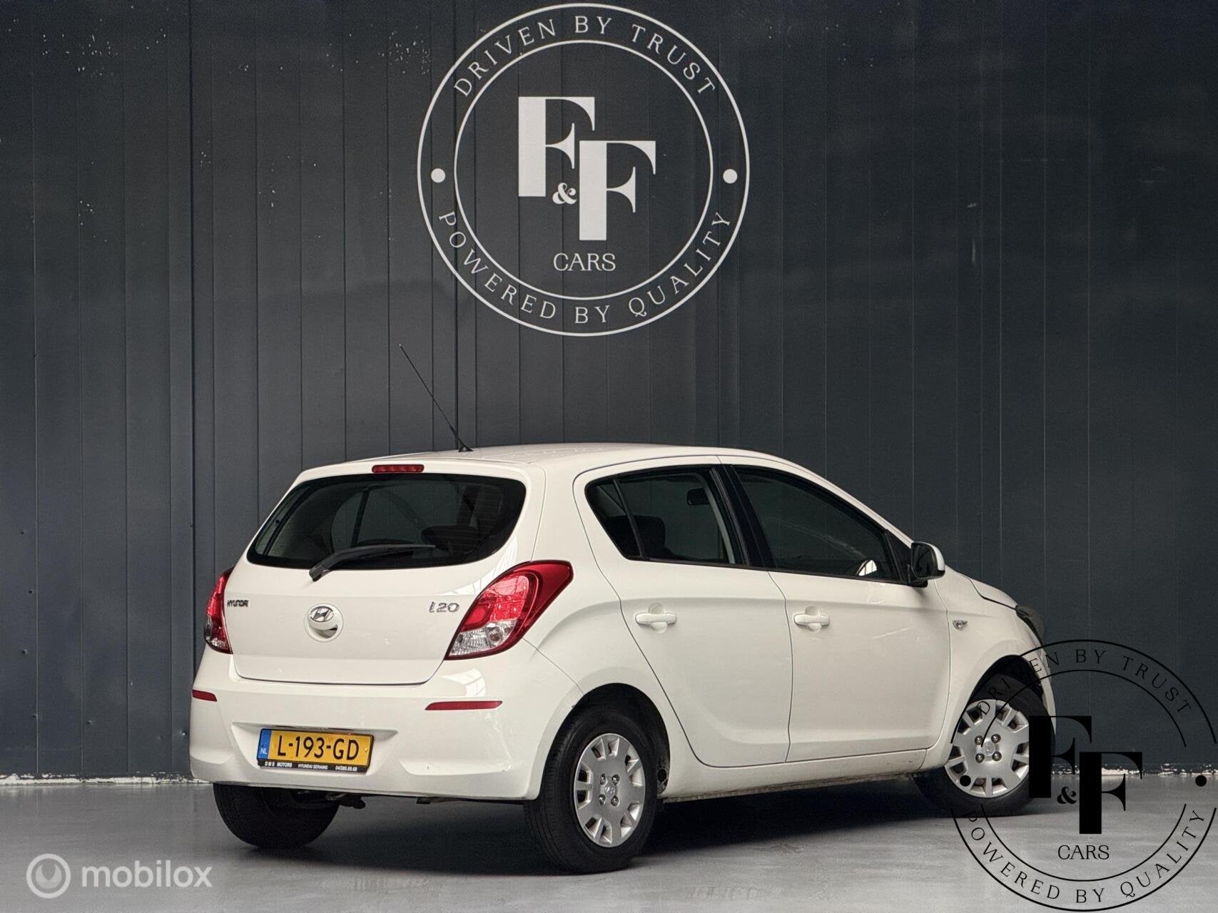 Hyundai i20 1.2i i-Drive | Airco | 5-Deurs | 86 PK, Auto's, Euro 5, Gebruikt, 4 cilinders, Wit