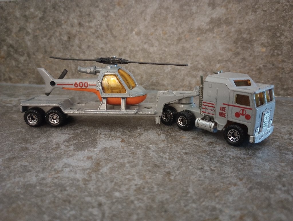 Matchbox Kenworth 1981 Ace Hire & Helicopter 1982 1110, Ophalen of Verzenden, Gebruikt, Bus of Vrachtwagen