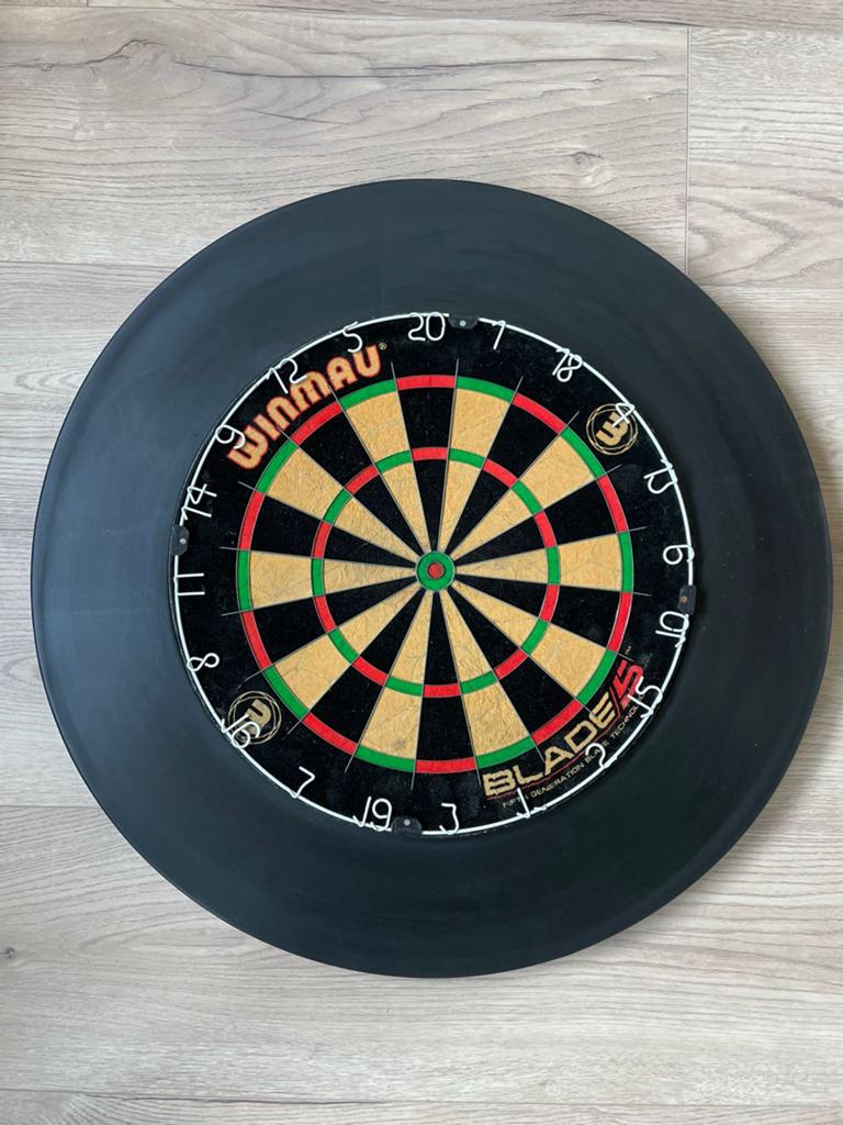 Winmau Blade 5 Dartbord met Surround, Ophalen of Verzenden, Zo goed als nieuw, Dartbord
