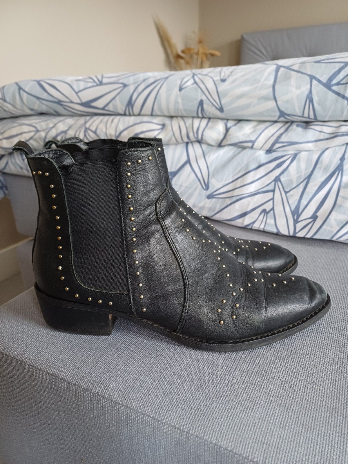 laarsje studs 39 40 zwart, Ophalen of Verzenden, Zo goed als nieuw, Zwart