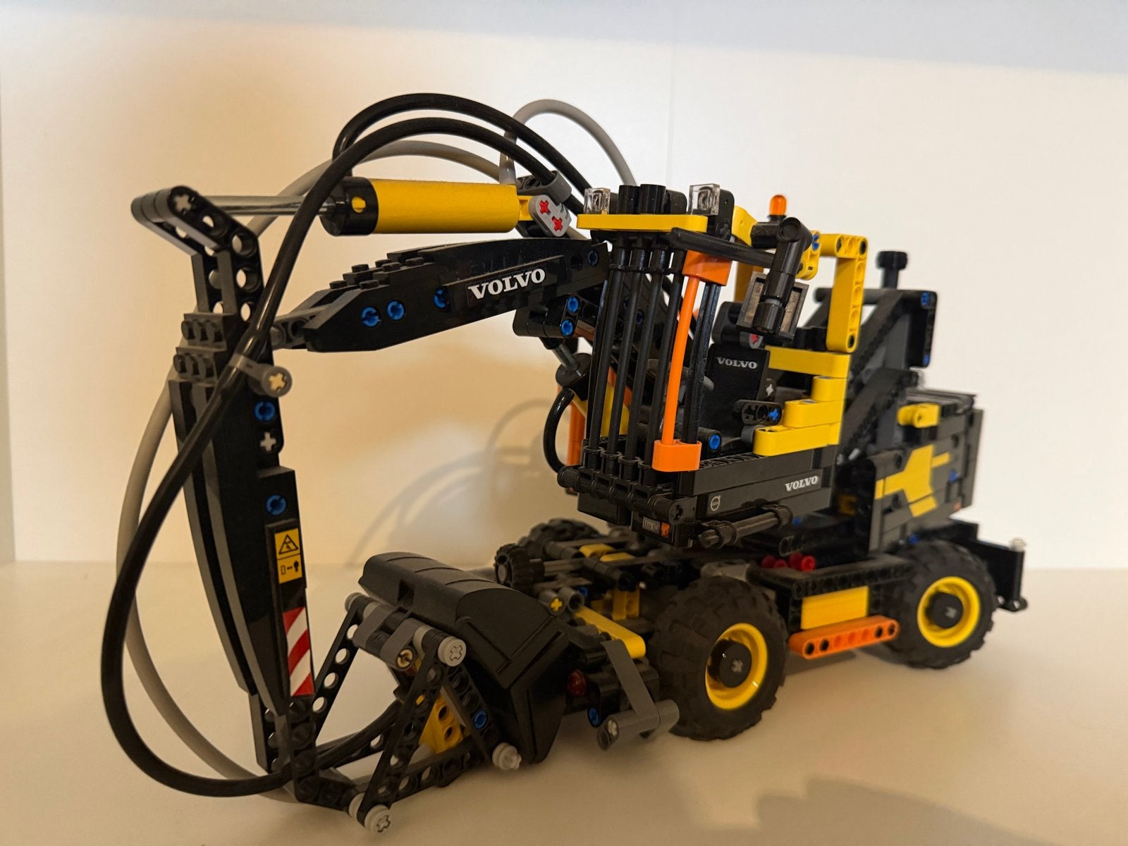LEGO Technic Volvo Graafmachine (42053), Ophalen of Verzenden, Gebruikt, Overige merken
