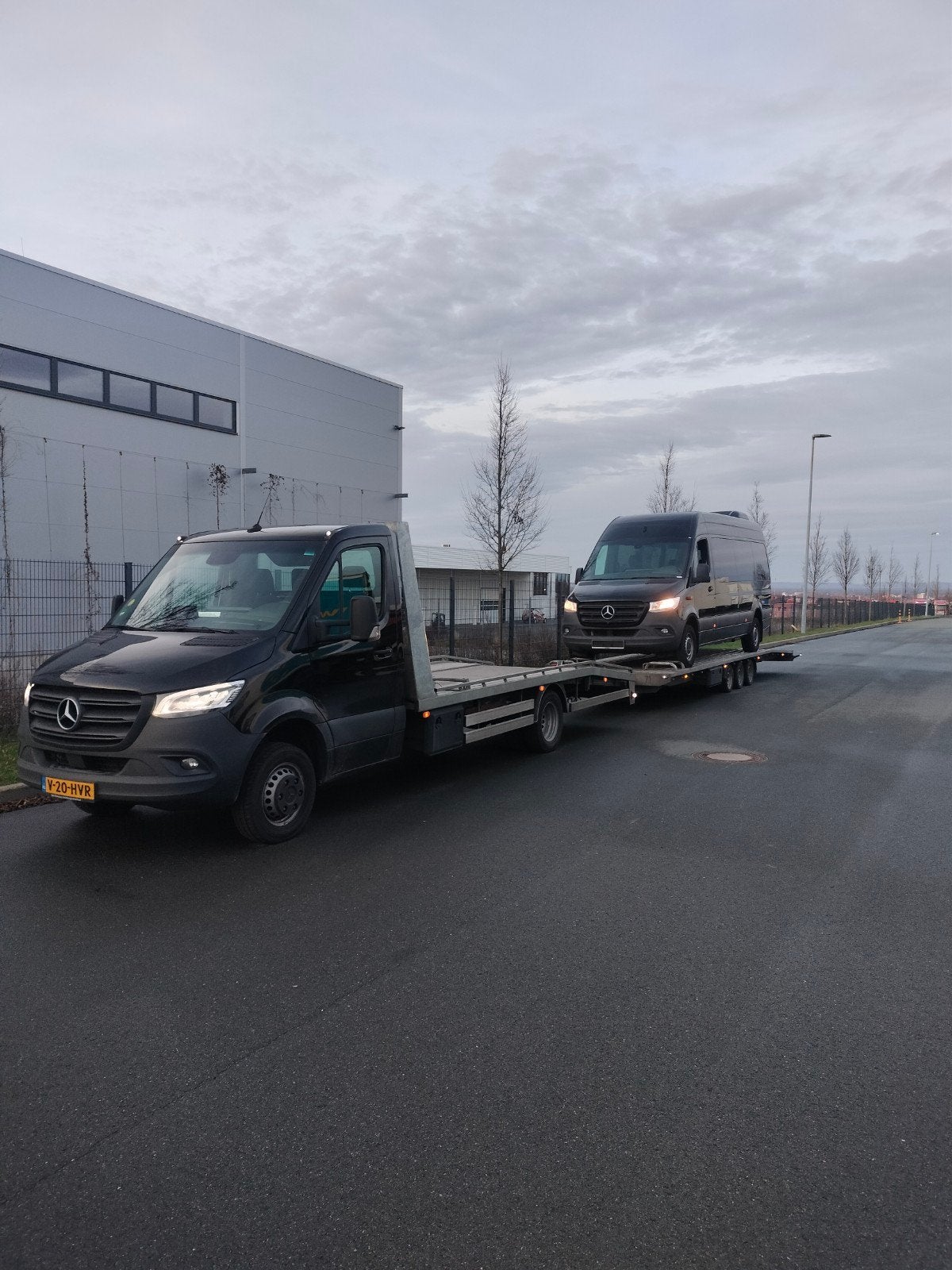 Transport van bestel auto's of bussen tot 2600kg!