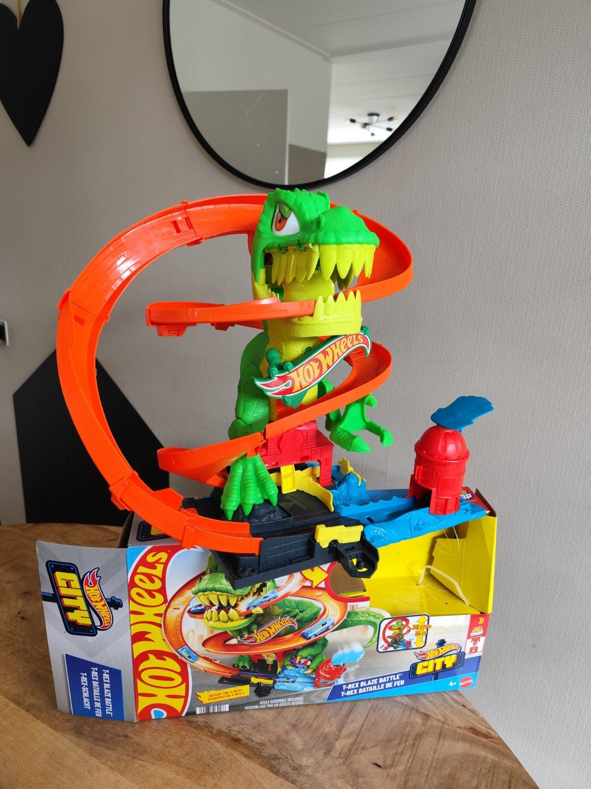 Als nieuw! Hot Wheels Racebaan T-Rex Blaze Battle, Kinderen en Baby's, Racebaan, Ophalen of Verzenden, Zo goed als nieuw, Hot Wheels
