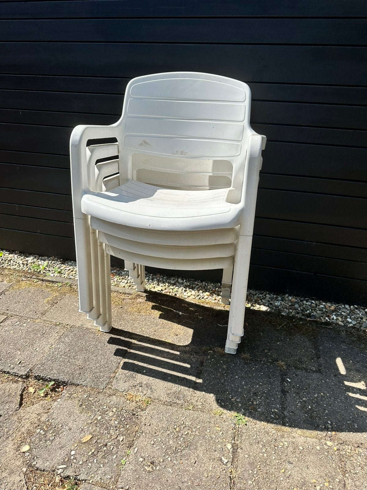 4 prima tuinstoelen, robuust en stapelbaar., Tuin en Terras, Tuinstoelen, Ophalen, Gebruikt, Plastic, Stapelbaar