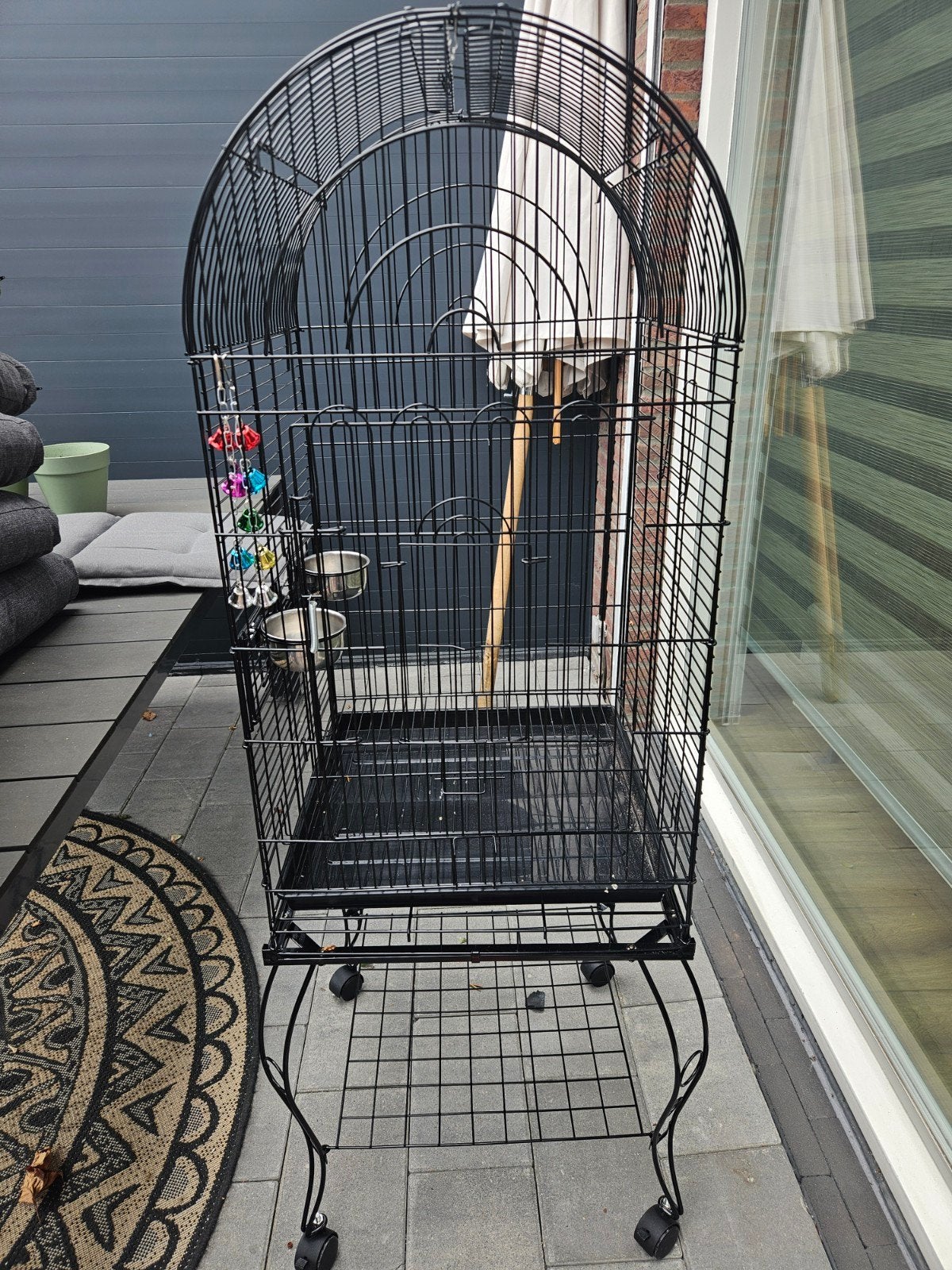 vogelkooi op standaard met wielen., Dieren en Toebehoren, Ophalen, Zo goed als nieuw, Metaal, Vogelkooi
