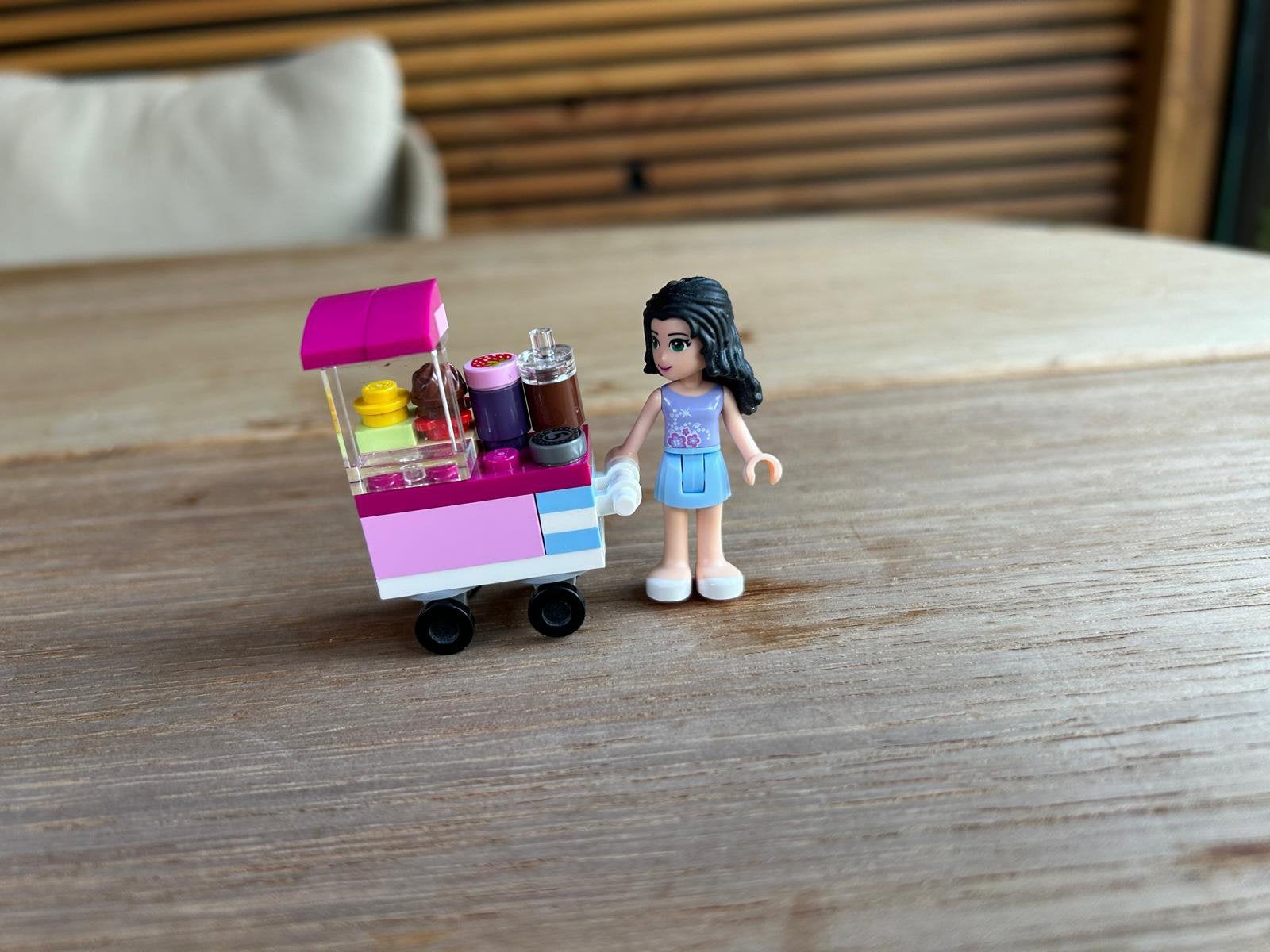 Lego friends kraampje, Ophalen, Zo goed als nieuw