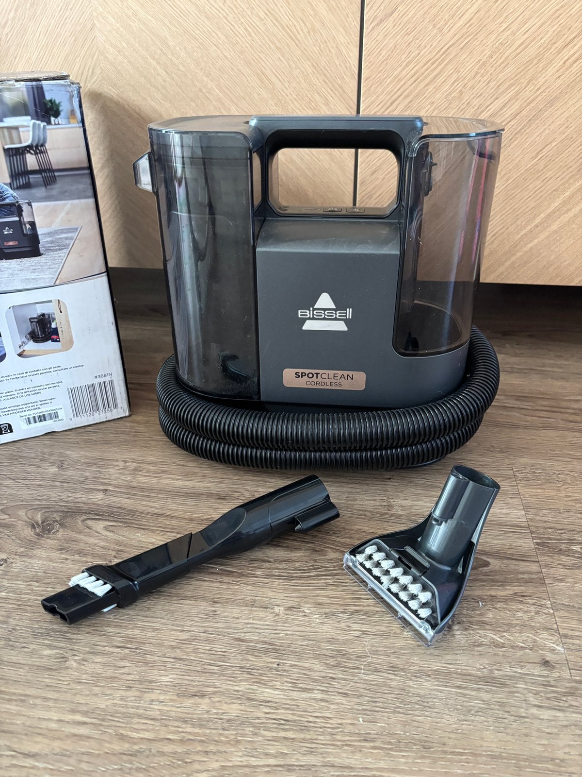 Bissell Spotclean Cordless | Draadloze tapijt reiniger, Overige merken, Ophalen of Verzenden, Zo goed als nieuw, Draadloos