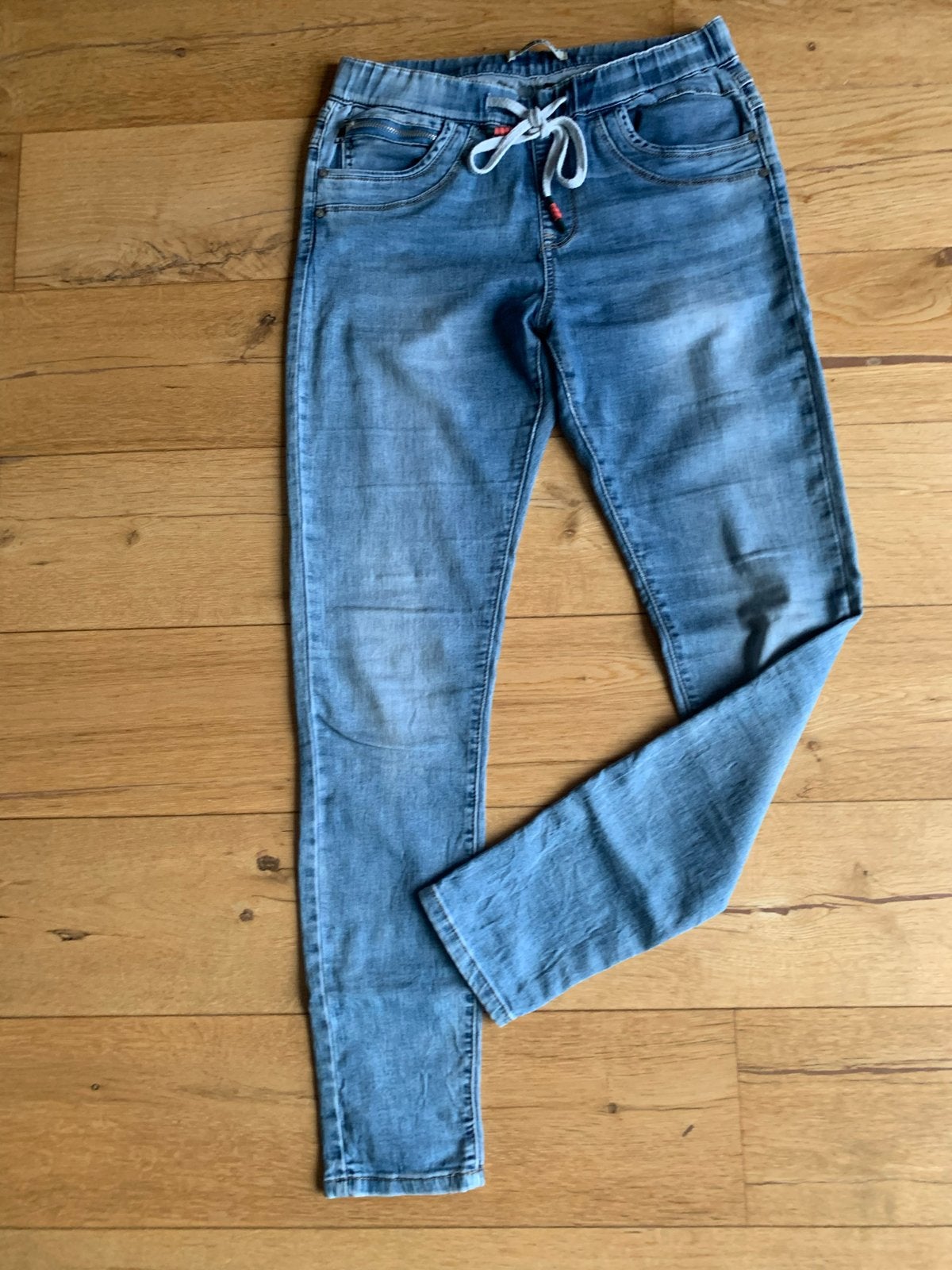 Comfortabele Spijkerbroek met Elastische Taille - JEWELLY, Ophalen of Verzenden, Gedragen, Blauw, Overige jeansmaten