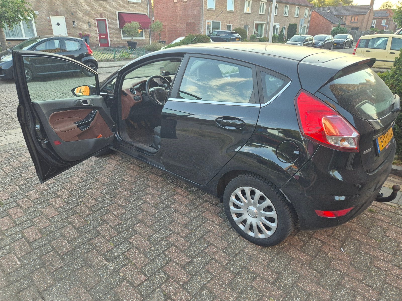 Ford Fiesta met (motor)schade - Ideaal voor onderdelen, Ophalen