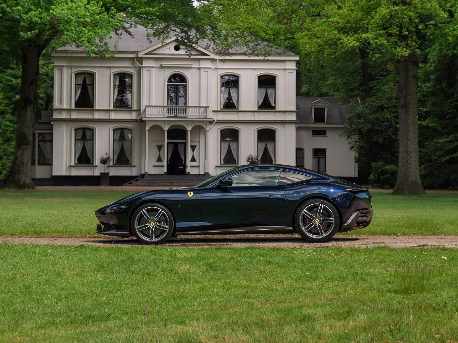 Ferrari Roma 3.9 V8 HELE | Blu Scozia | Carbon exterieur | J, Auto's, Ferrari, Automaat, Achterwielaandrijving, Gebruikt, 3855 cc