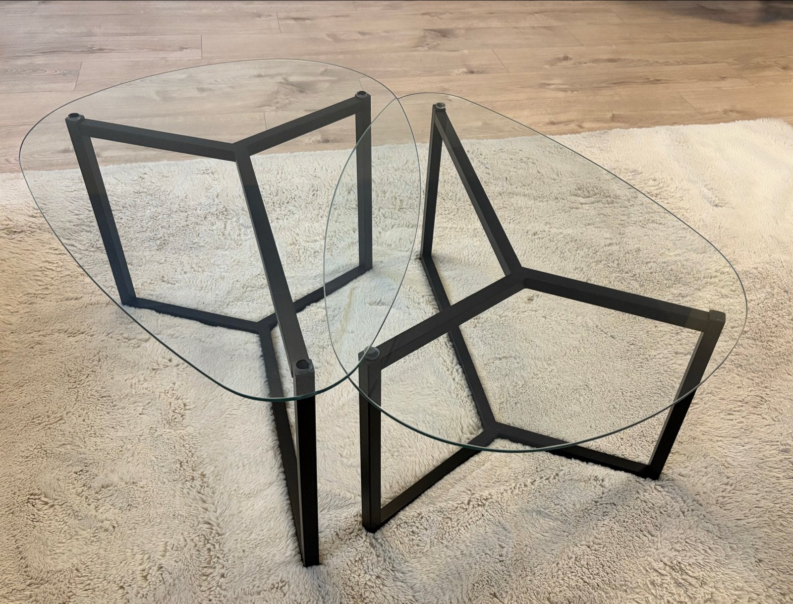 Glazen salontafel met metalen onderstel, Huis en Inrichting, Tafels | Salontafels, Ophalen, Gebruikt, 50 tot 100 cm, Glas