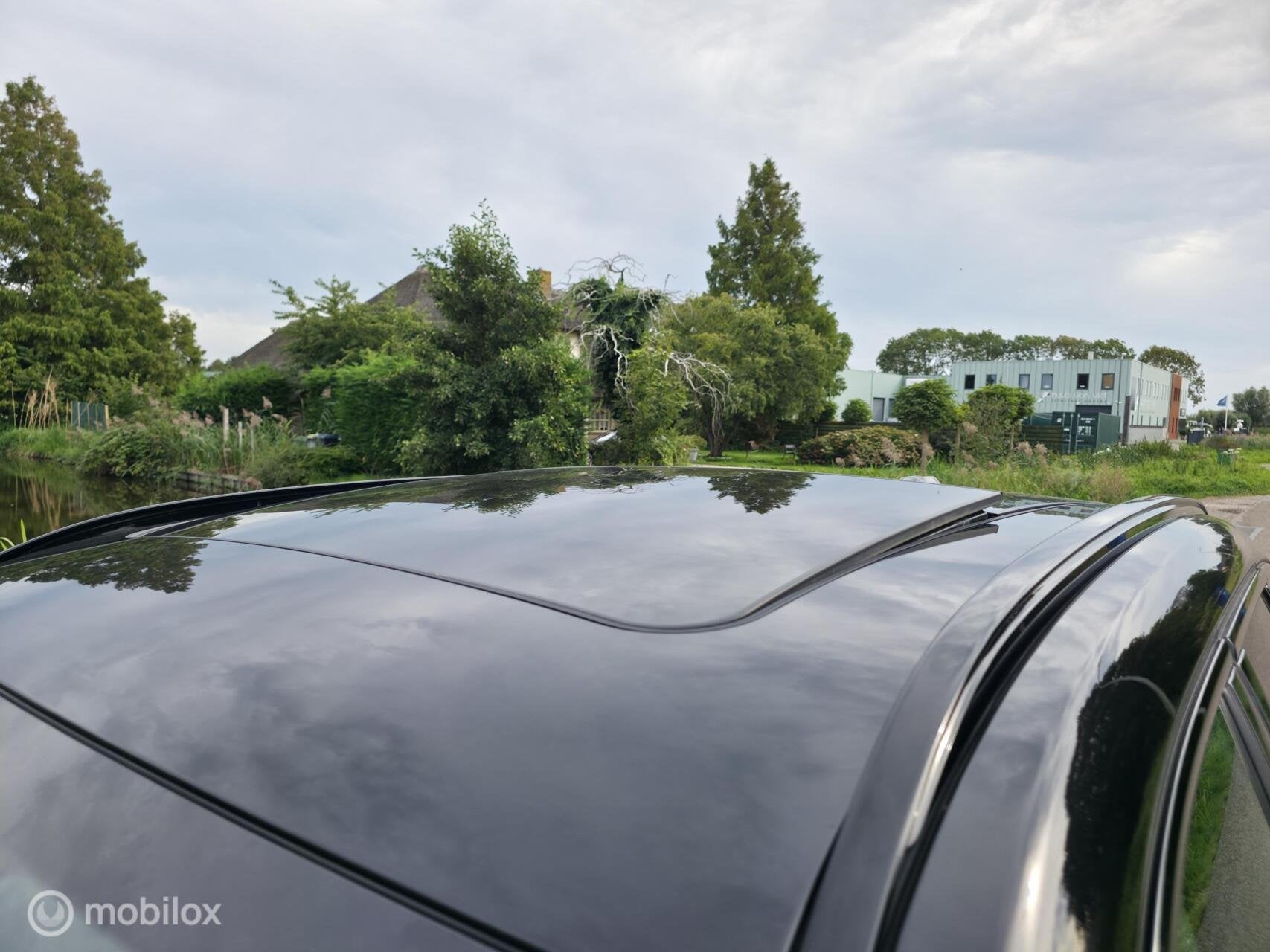 BMW X1 xDrive25e / Pano / Leder / HUD / HK Audio / Trekhaak, Auto's, Gebruikt, Zwart, Zwart, Bedrijf