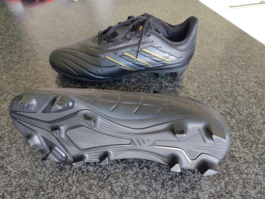 Adidas Copa voetbalschoenen mt 38- Zwart met gouden accenten, Ophalen of Verzenden, Nieuw, Schoenen