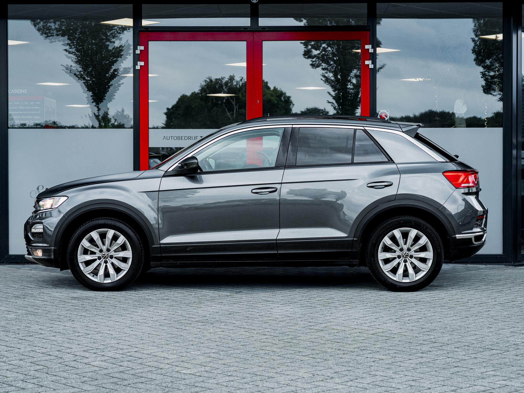 Volkswagen T-Roc 1.5 TSI Style | Trekhaak | Navigatie | Clim, Auto's, Stof, 4 cilinders, Bedrijf, SUV of Terreinwagen