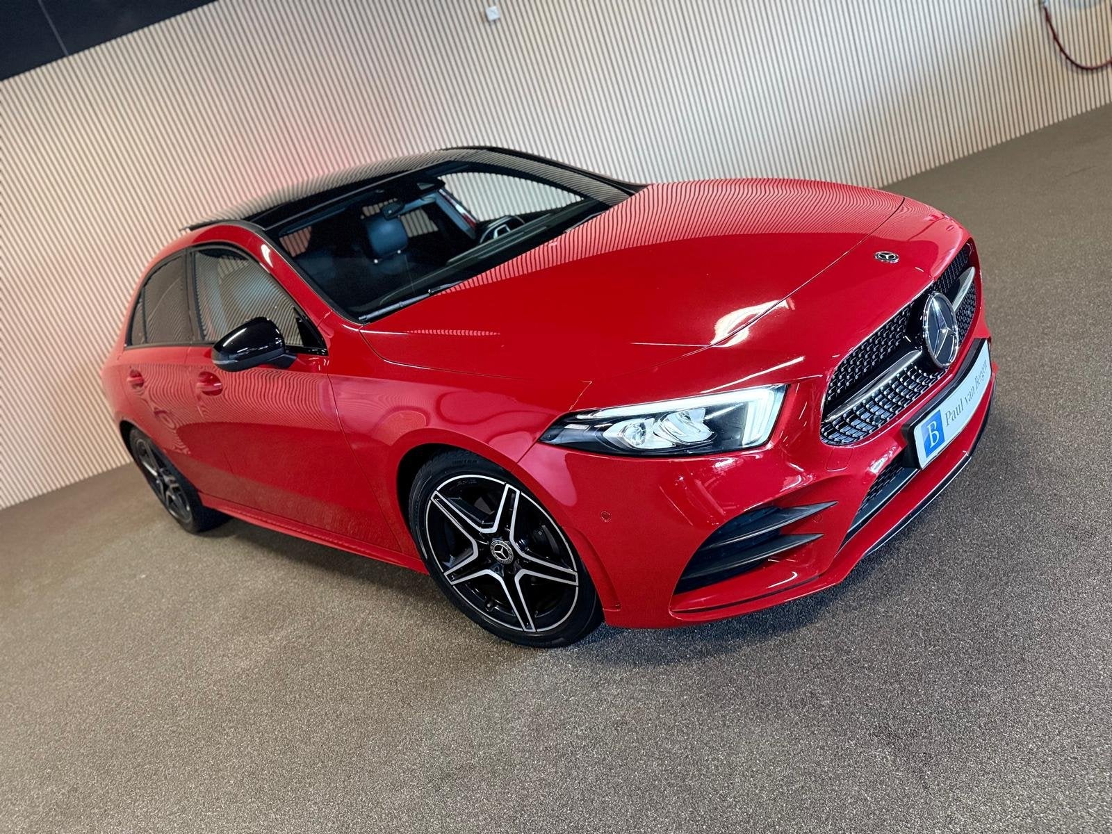 Mercedes-Benz A-Klasse 200 Sedan AMG STYLING-PANORAMA-NIGHT-, Auto's, Gebruikt, 4 cilinders, Automatische klimaatregeling, Origineel Nederlands