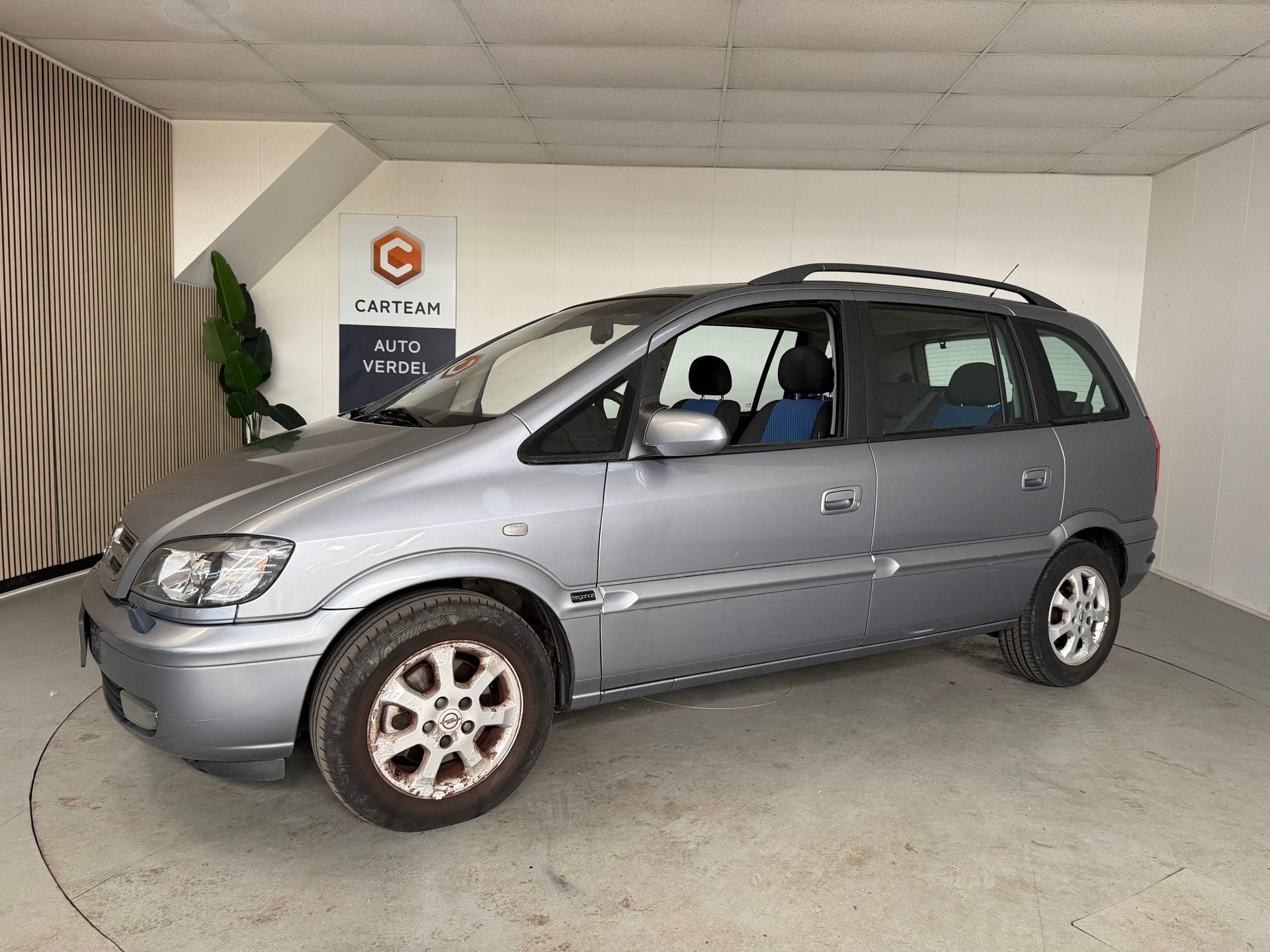 Opel Zafira 2.2-16V Elegance Airco, 7-persoons, Trekhaak, LM, Gebruikt, Origineel Nederlands, 600 kg, Metallic lak