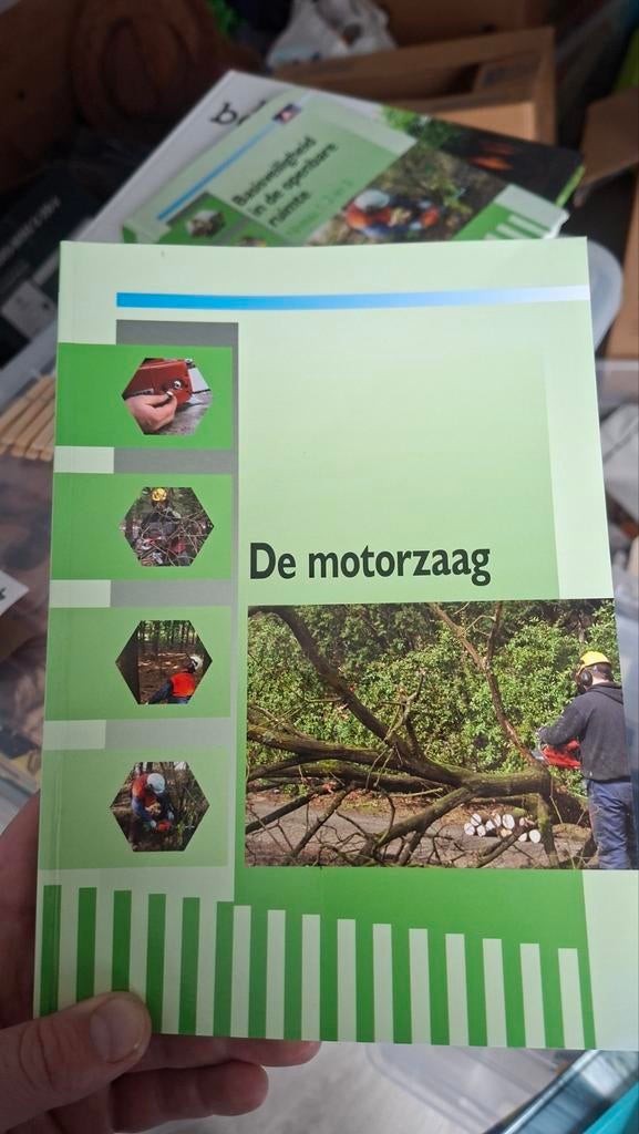 De motorzaag: Veilig en efficiënt werken, Boeken, Ophalen of Verzenden, Gelezen, Overige onderwerpen, Onbekend