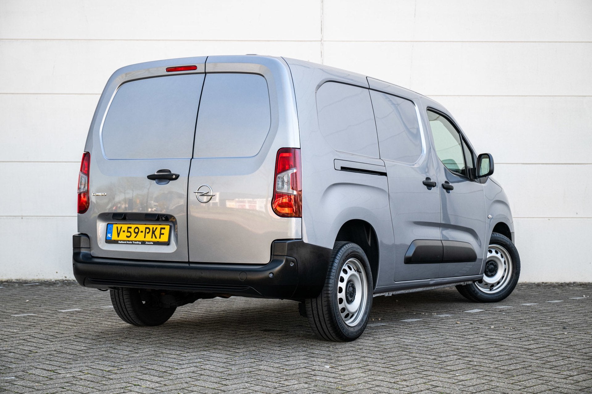 Opel Combo 1.2 Turbo 110pk L2 Innovation 2x Schuifdeur |ACC|, Voorwielaandrijving, Dealer onderhouden, Stof, Gebruikt