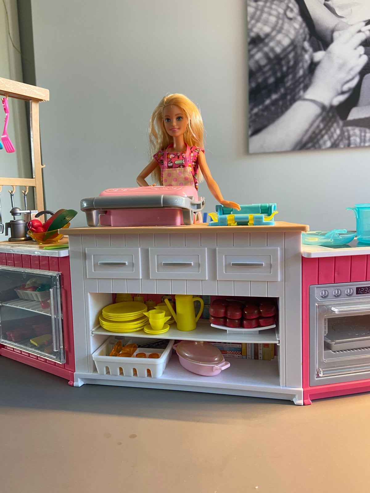 Barbie Droomkeuken met pop en accessoires, Ophalen of Verzenden, Zo goed als nieuw, Meisje