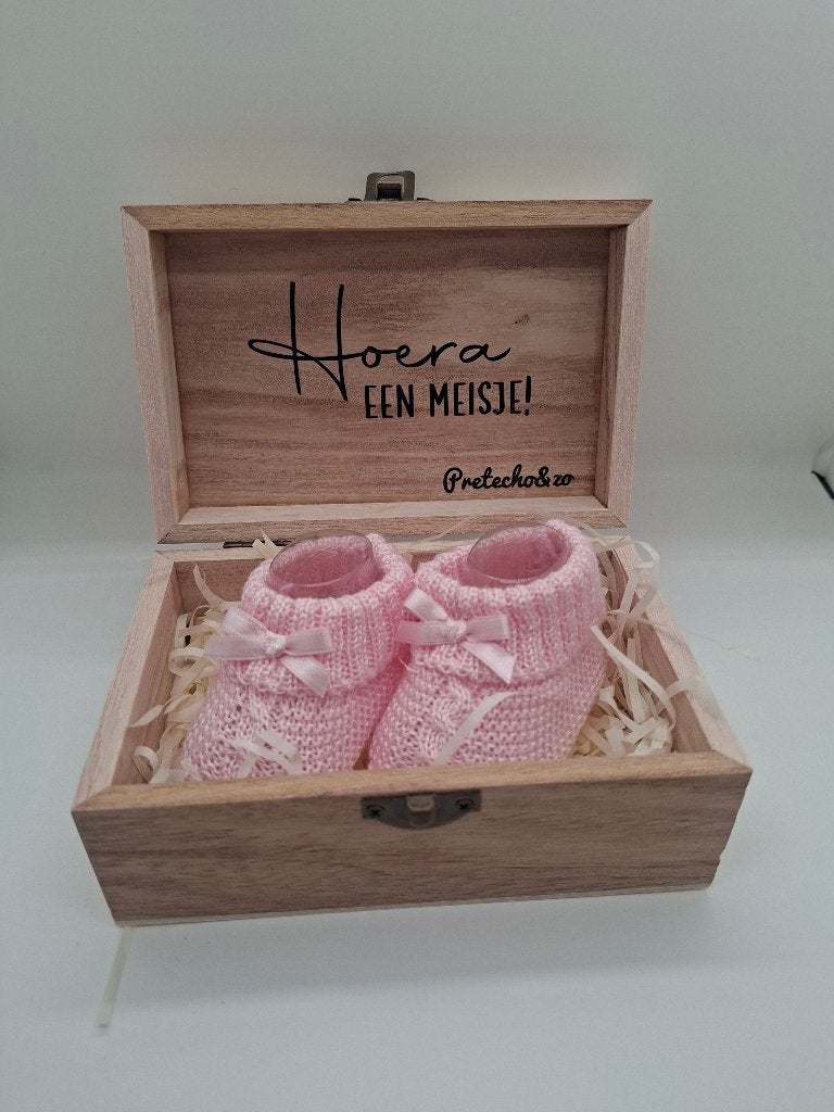 Gender reveal in een kistje, blauwe of roze sokjes, Ophalen of Verzenden, Nieuw, Feestartikel, Geboorte of Huwelijk