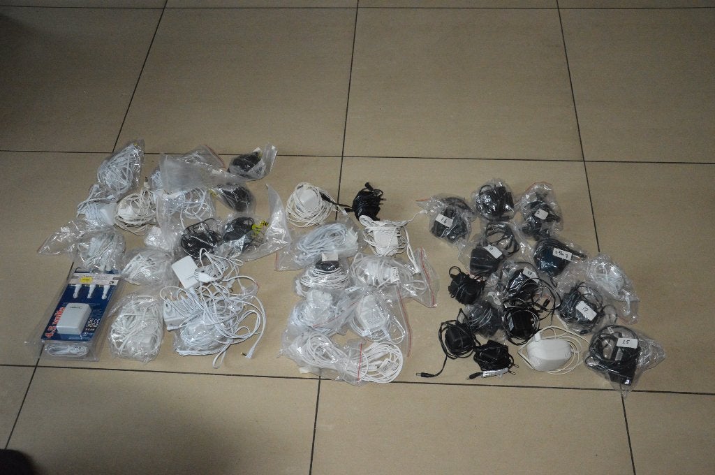 Diverse adapters vanaf 1.6 v tot 18 volt. Veel LEMAX, Ophalen of Verzenden, Gebruikt