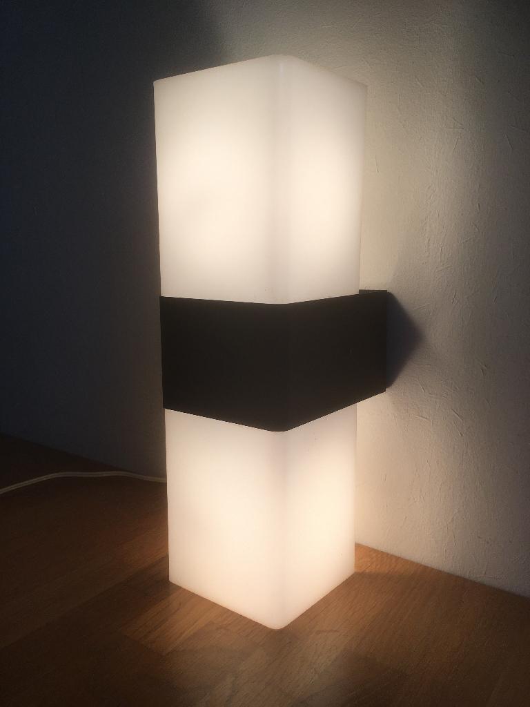 plexiglas wandlamp uit de sixties, Ophalen of Verzenden, Gebruikt, Metaal, Sixties design