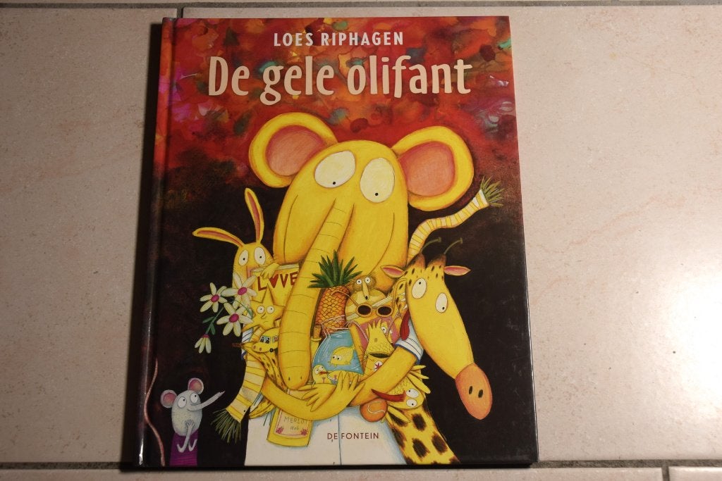 De gele olifant / Loes Riphagen, Fictie algemeen, Jongen of Meisje, Ophalen of Verzenden, Zo goed als nieuw