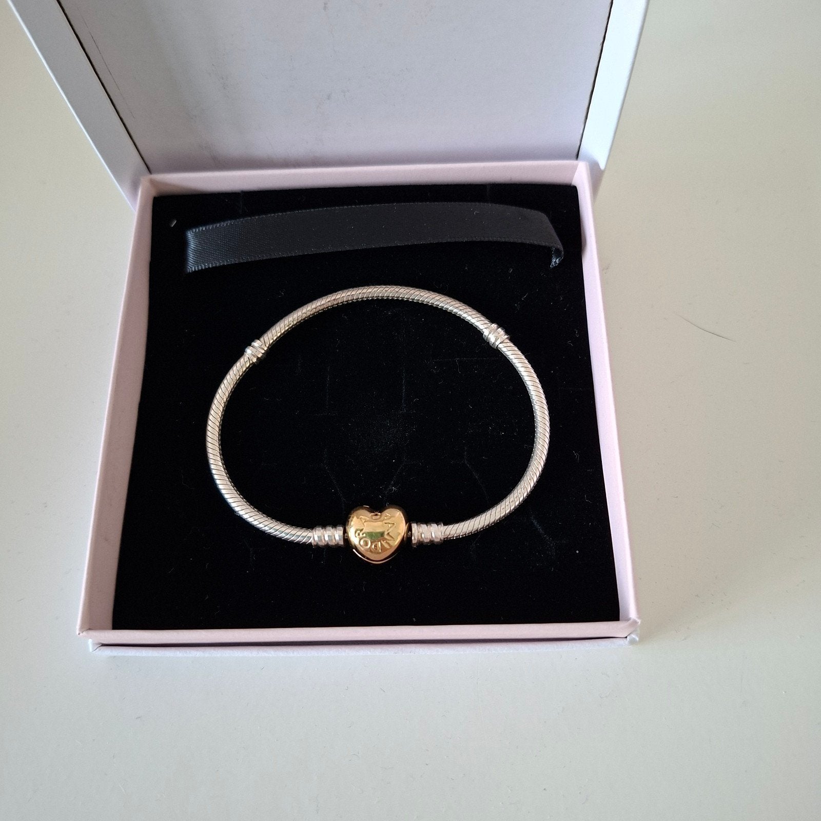 Pandora armband met gouden hartsluiting, Sieraden, Tassen en Uiterlijk, Ophalen of Verzenden, Zo goed als nieuw, Zilver, Zilver