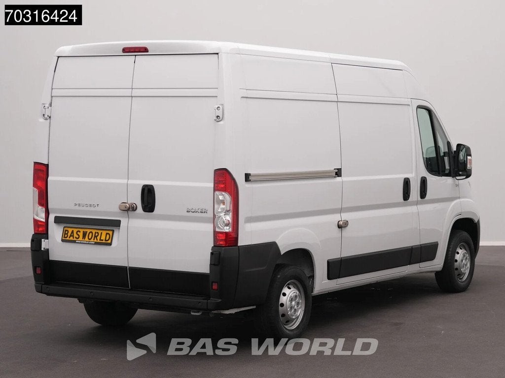 Peugeot Boxer 140PK L2H2 Airco Cruise CarPlay Parkeersensore, Stof, Gebruikt, Euro 6, 4 cilinders