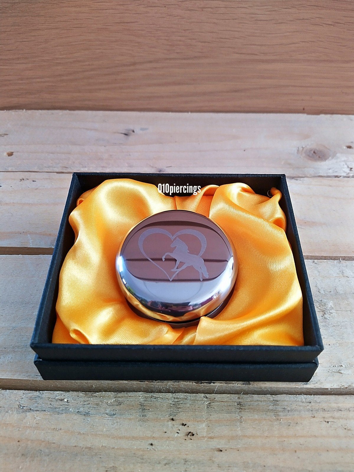 Nieuwe mooie jojo van staal. Paard, hart logo. Gegraveerd., Ophalen of Verzenden, Nieuw, Jongen of Meisje