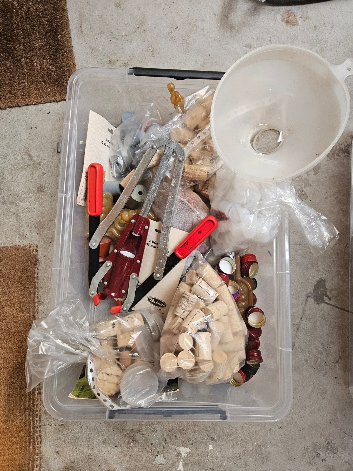 Wijn bottelen met attributen, Ophalen of Verzenden, Frankrijk, Rode wijn