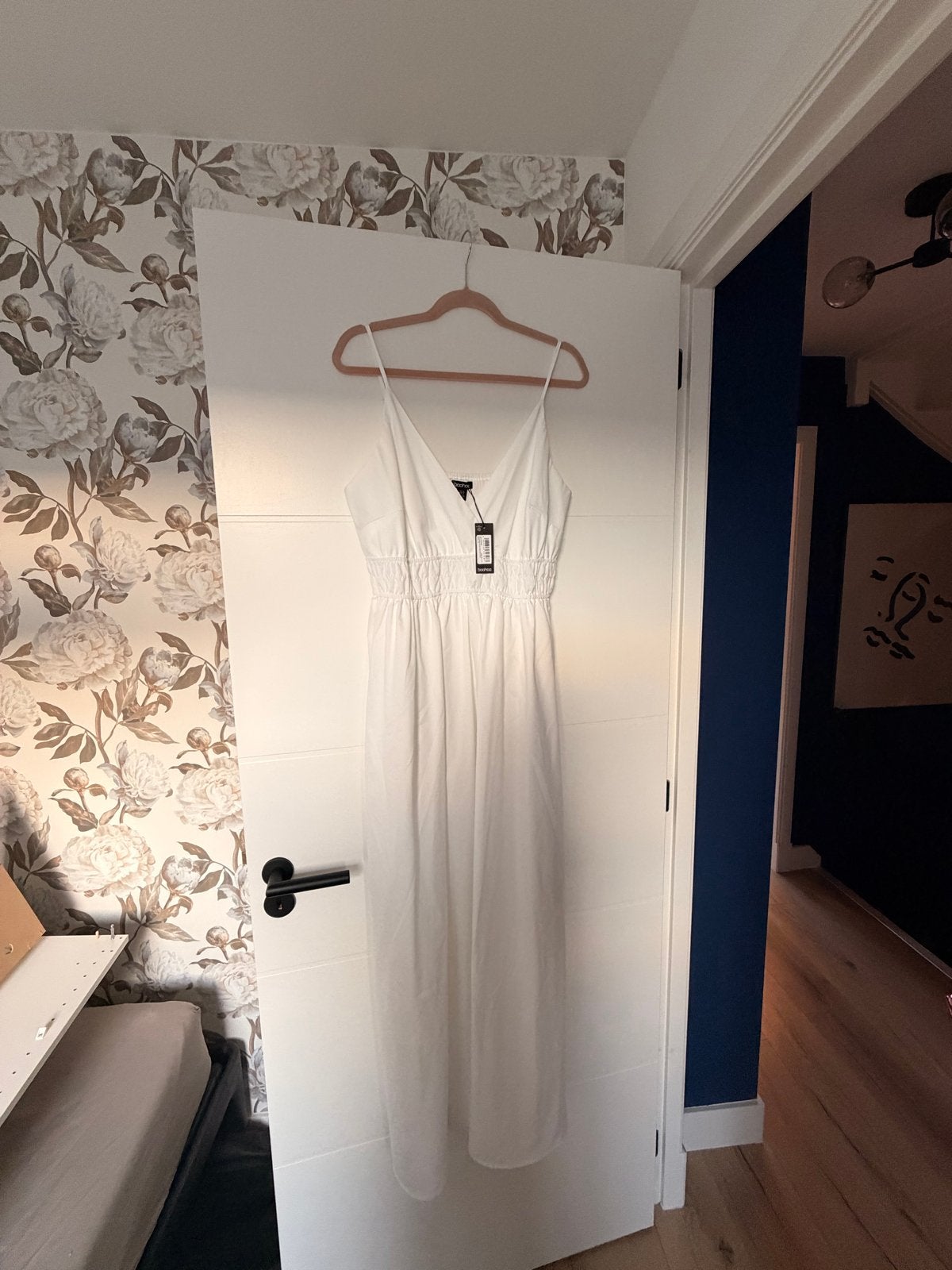 Nieuwe witte maxi jurk van Boohoo, maat 46, Wit, Maat 46/48 (XL) of groter, Nieuw, Ophalen of Verzenden