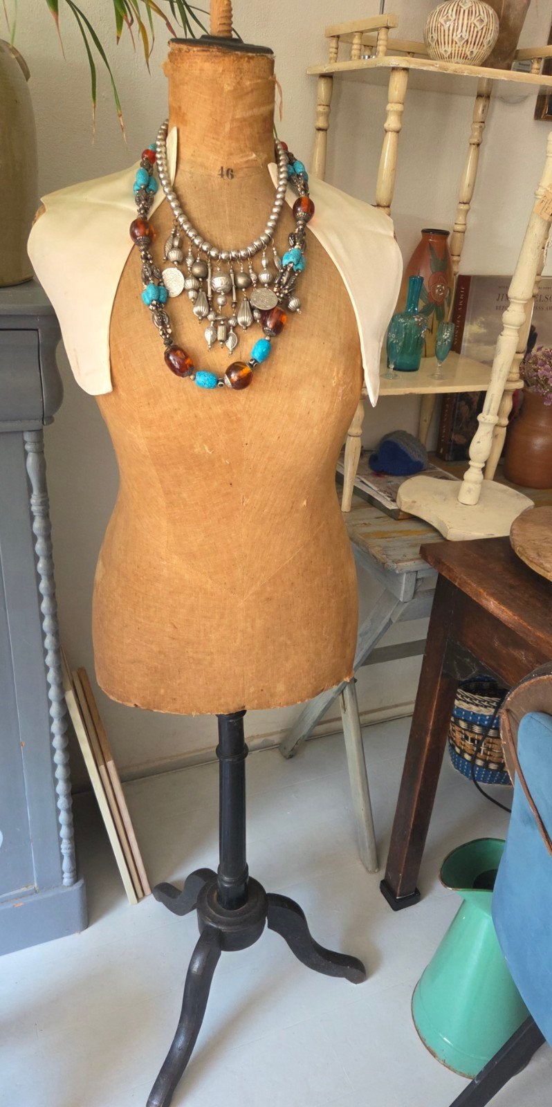 Brocante antieke Franse paspop mannequin zwarte houten voet, Ophalen