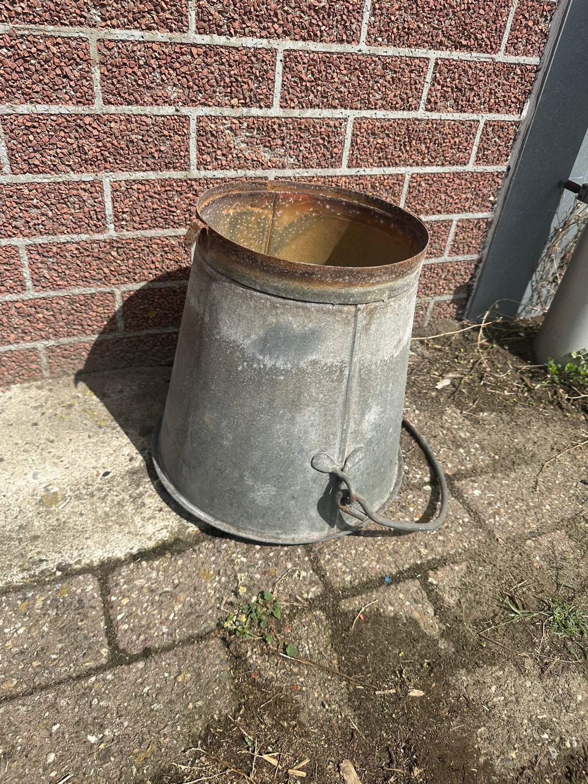 Antieke taps toelopende metalen melkemmer - Beccon, Ophalen, Gebruikt, Zink, Met handgreep