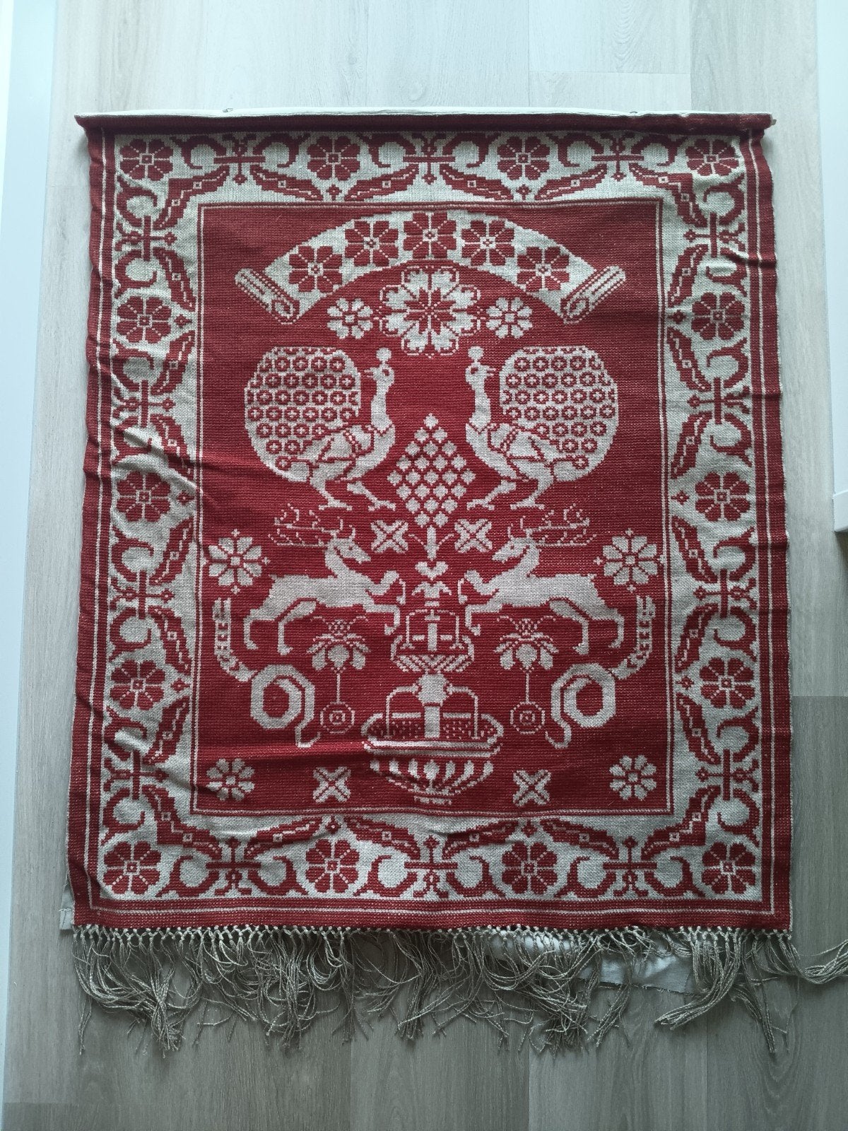 Origineel Deens Wandkleed -Familiewapen, rood, wit, vintage, Antiek en Kunst, Ophalen of Verzenden
