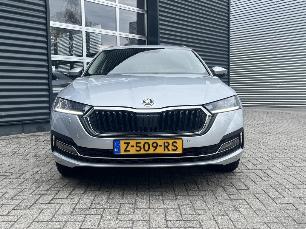 Skoda Octavia Combi 1.0 TSI Business Edition Plus 110 PK | L, 12 maanden, Stof, Gebruikt, Automatische klimaatregeling