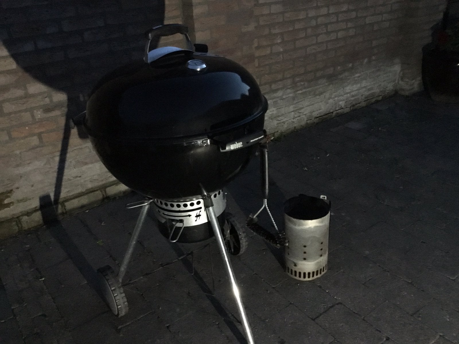 Weber Master touch 57 cm, Tuin en Terras, Houtskoolbarbecues, Ophalen of Verzenden, Gebruikt, Met accessoires