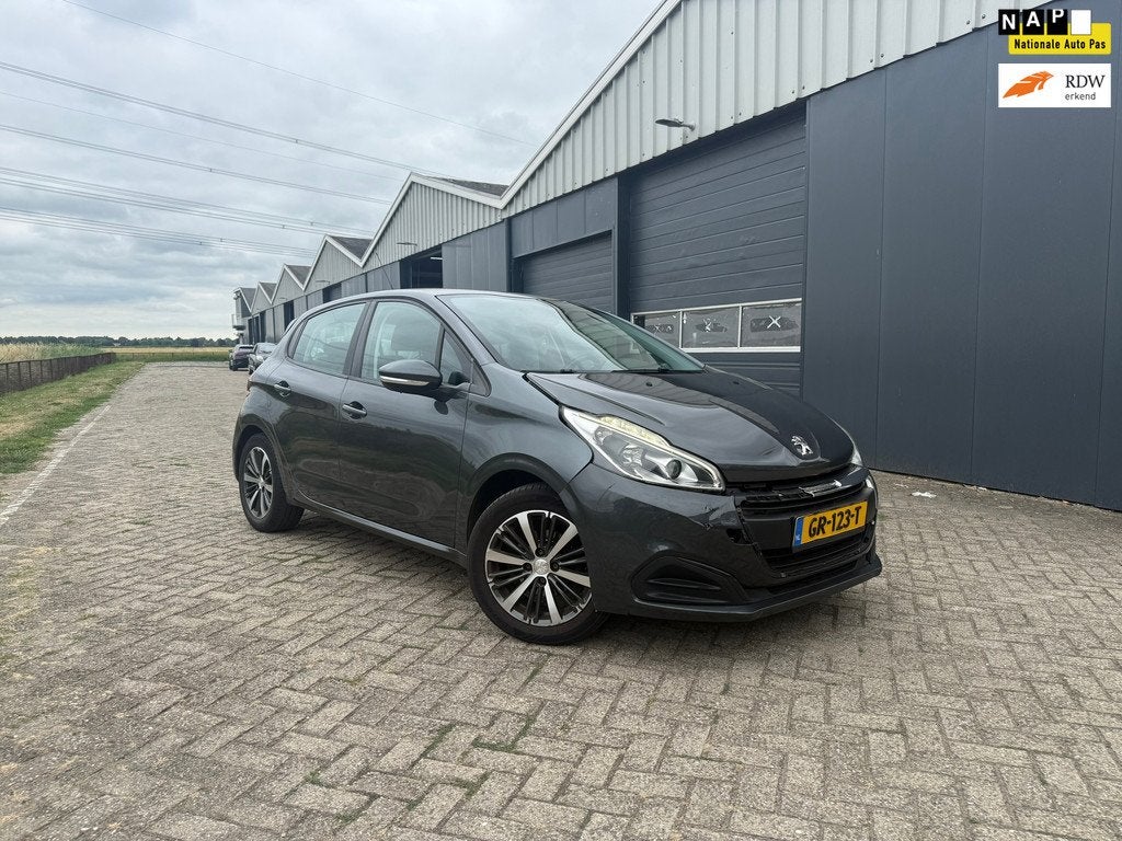 Peugeot 208 1.2 PureTech Active Blikschade/Handel/Navi, Auto's, Voorwielaandrijving, Gebruikt, 1199 cc, 82 pk