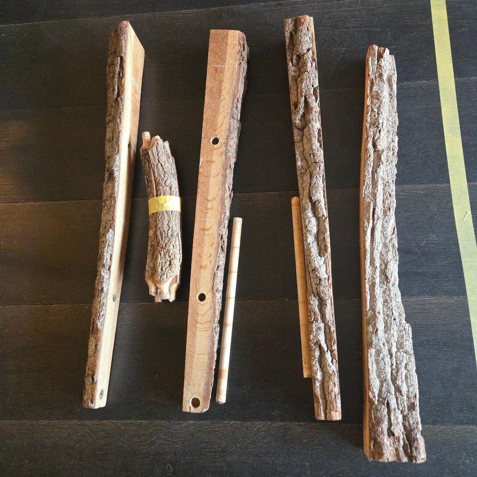 GRATIS 4x hout met schors 76 cm lang, Ophalen