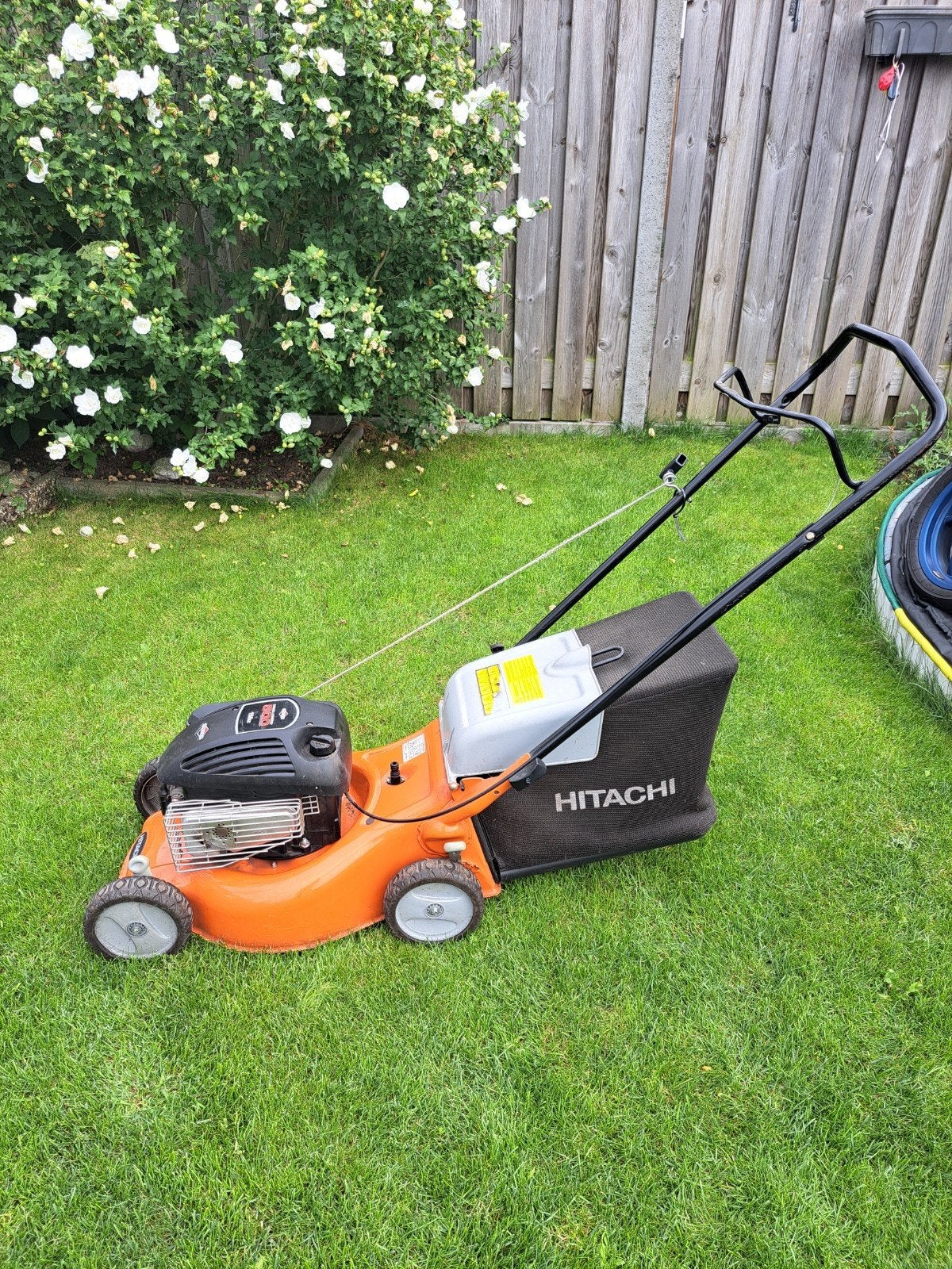 Hitachi Benzine Grasmaaier 150cc met Opvangzak, Tuin en Terras, Grasmaaiers, Ophalen, Gebruikt, Benzine-grasmaaier, Opvangzak