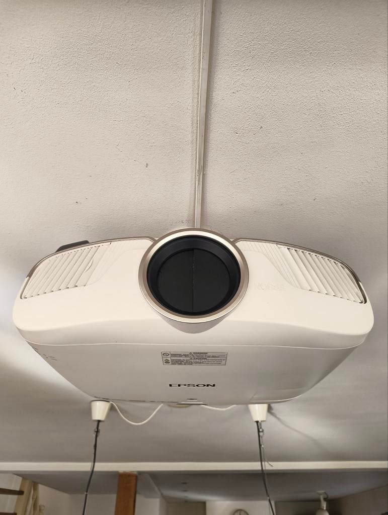 Epson EH-TW9300W 4K-enhancing Beamer met scherm, Overige technologieën, Epson, Ophalen of Verzenden, Zo goed als nieuw