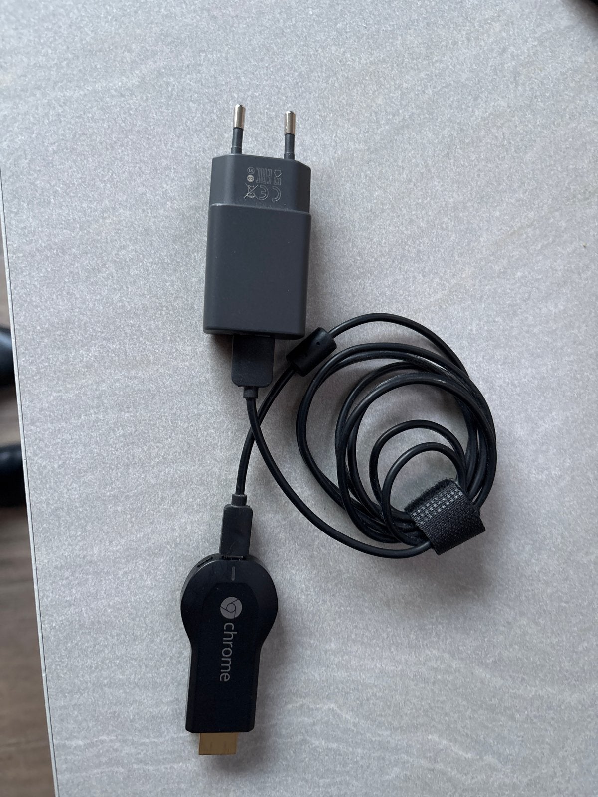 Chromecast met netvoeding, Ophalen of Verzenden, Gebruikt, HDMI